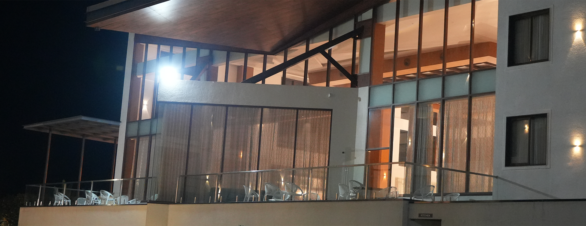 Stay Royal with Comfort
        Experience the best of hospitality at IJ CROWNE